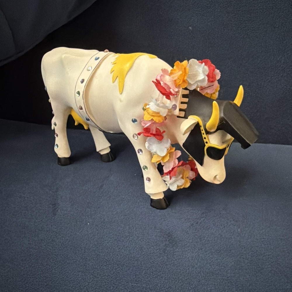 Vtg 2001 Cow Parade Elvis Presley Rock N Roll Cow #9137‎ Vegas Hawaii Luau Resin